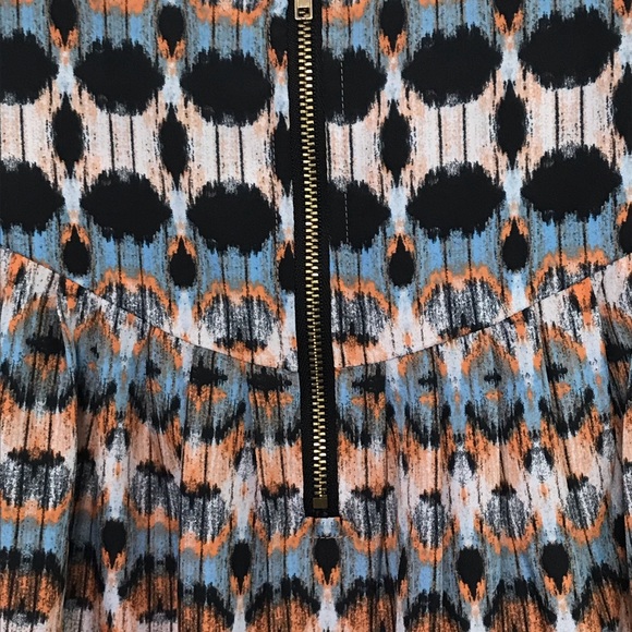 Sleeveless Woman’s Top - Picture 2 of 3